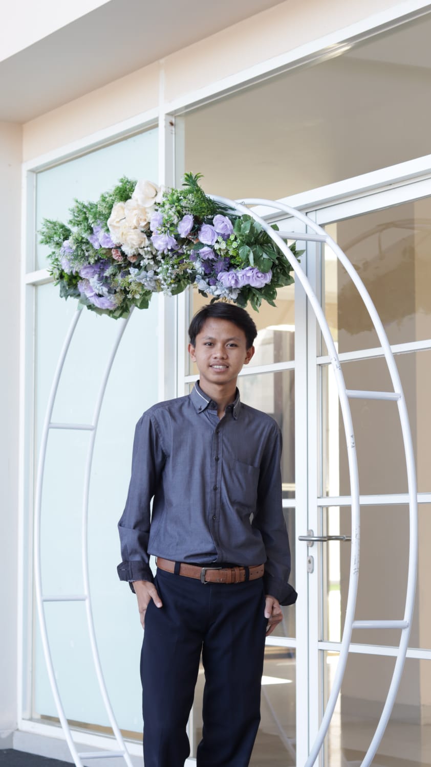 Front of men's Basic Tee in black.